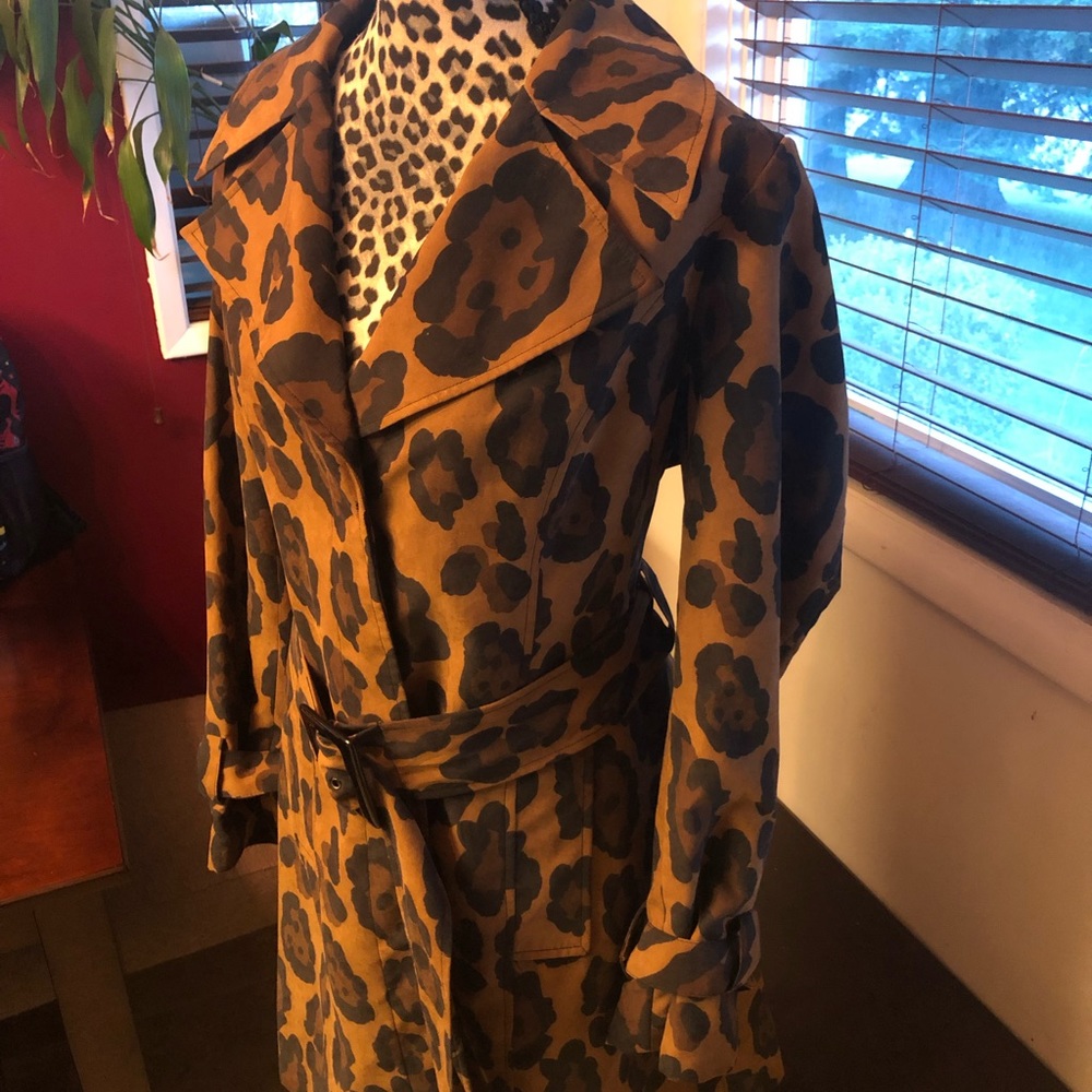 Leopard Trench coat , International Concepts size Large, great condition.